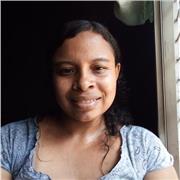 Licenciada en pedagogía imparte clases a niños de primaria, especifícame de español y matemáticas